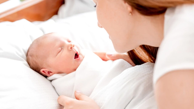 Как поздравить жену с рождением сына? Выписка из роддома