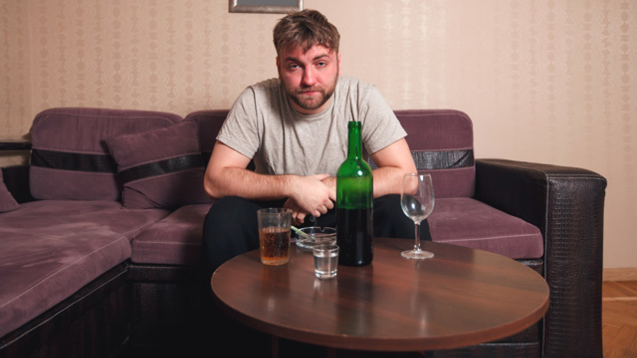 Самодиагностика алкоголизма: как узнать, что пора к врачу