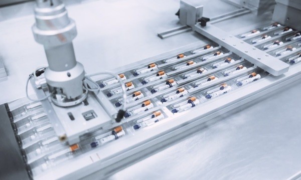 «Петровакс Фарм» завершил крупнейшую поставку пневмококковой вакцины по графику