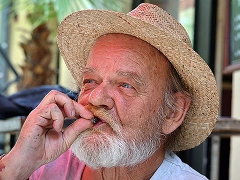 Исследование: Как связаны алкоголь и курение со старением мозга