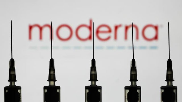 Moderna оценила эффективность своей вакцины при тяжелом течении COVID-19 в 100%