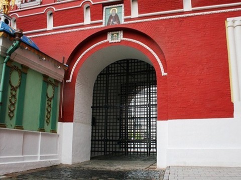 В Москве закрывают развлекательные центры и культурные учреждения