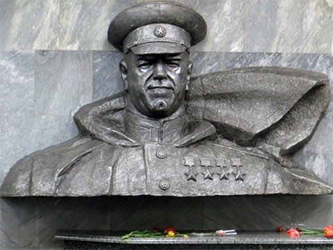 Ученые рассказали об успешных инновациях при лечении маршала Жукова от инсульта