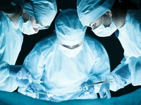 Новосибирские медики успешно имплантировали первый российский аортальный клапан