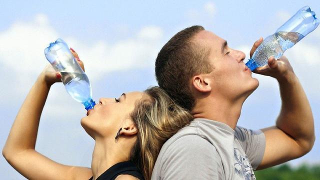 Почему при походах летом важно иметь достаточное количество воды