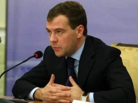 Медведев поручил утвердить [список стратегически важных лекарств]