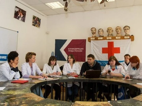 К «итальянской забастовке» медиков в Москве присоединились еще два человека