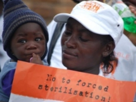 Правозащитники обвинили власти Намибии [в стерилизации ВИЧ-инфицированных]