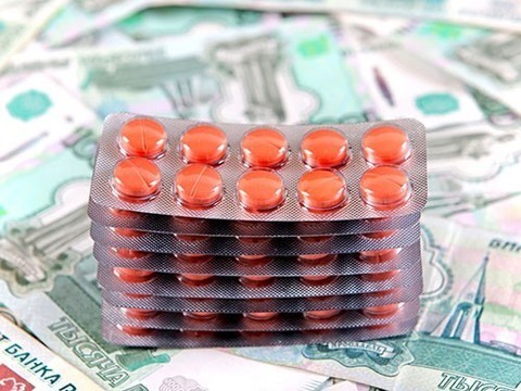 50% россиян вынуждены платить за медицинскую помощь
