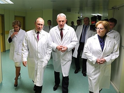 Постройка «национальной пациентоориентированной системы здравоохранения» пока откладывается