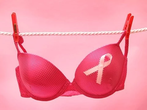 Можно ли защититься от рака груди, кто в группе риска, и как быть, если диагноз поставлен