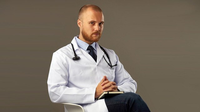 «Если врач назначил гомеопатию, бегите» – доктор Фил о критериях выбора специалиста