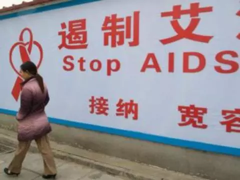 [Гетеросексуальные контакты] стали основным путем распространения ВИЧ в Китае