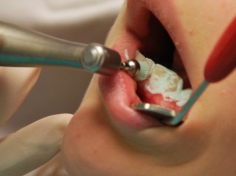 7 акций в стоматологических клиниках к Новому году