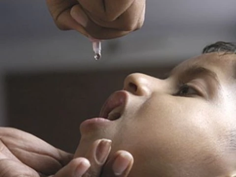 Израиль начал [срочную ревакцинацию детей от полиомиелита]