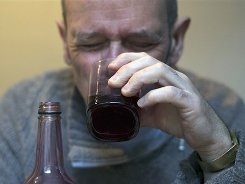 Алкоголь может разрушать печень даже непьющих людей
