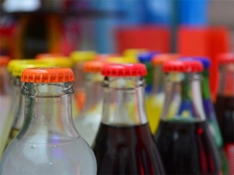 Недостаток употребления воды связали с лишним весом у детей