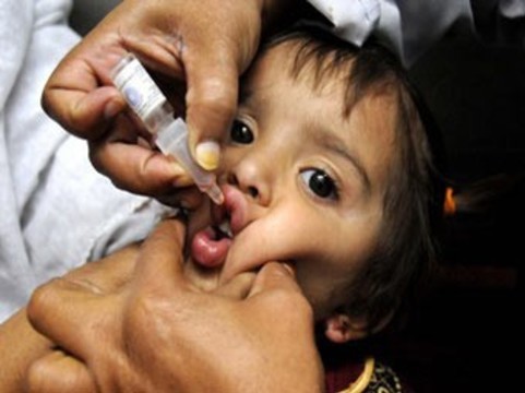 Расправы с вакцинаторами [привели ко вспышке полиомиелита в Пакистане]