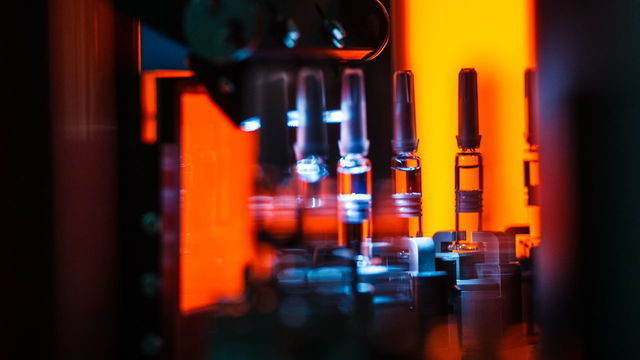 «Петровакс» начал поставки четырехвалентной вакцины против гриппа на российский рынок и за рубеж
