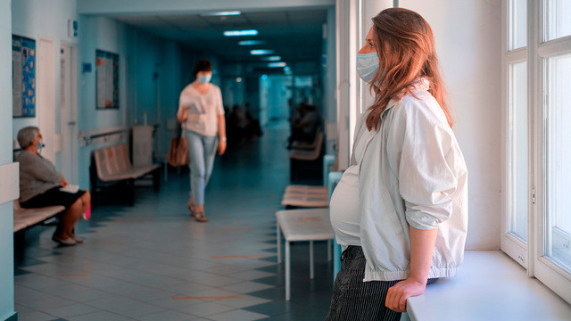 Планирование беременности возможно уже через 28 дней после вакцинации от COVID-19 — Минздрав