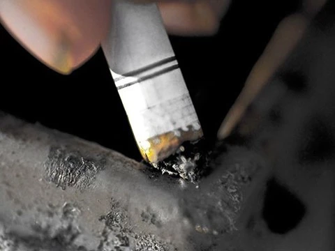 Люди, от которых пахнет табачным дымом, опасны для здоровья окружающих