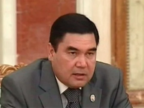 Президент Туркмении [провел операцию в новом онкоцентре]