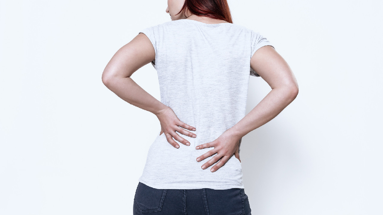 Хронические боли в спине у женщин связали с повышенным риском смертности