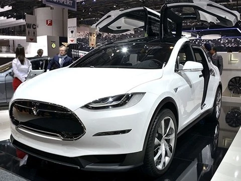 Автопилот Tesla помог водителю с легочной эмболией добраться до больницы вовремя