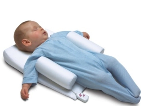 Устройства для фиксации спящих младенцев признали [опасными для жизни]