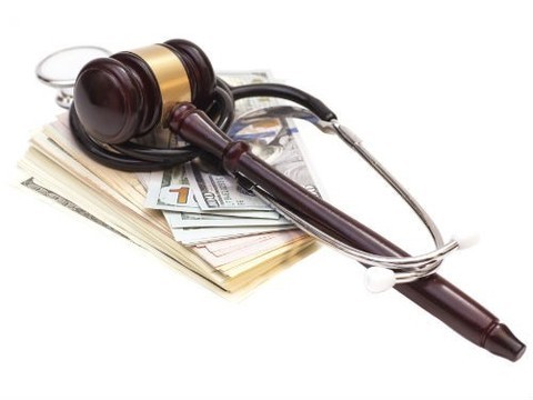 Вологодского невролога приговорили к 8,5 годам колонии за взятки
