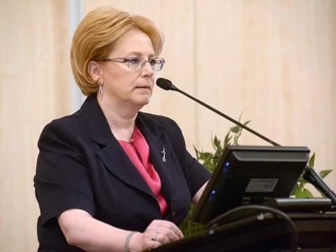 Скворцова обещает справедливую оценку ограничений импорта медоборудования