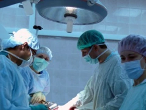Хирурги новосибирской больницы впервые провели [химиоэмболизацию опухоли]