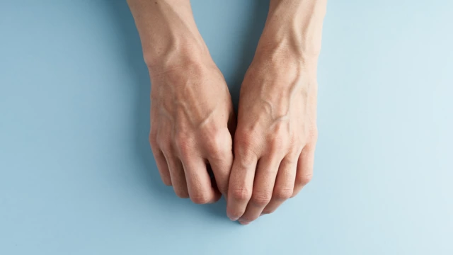 Трещины на коже рук: как спасти руки от трещин на коже