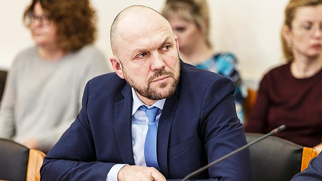 Глава минздрава Коми снят с должности после вспышек COVID в больницах региона