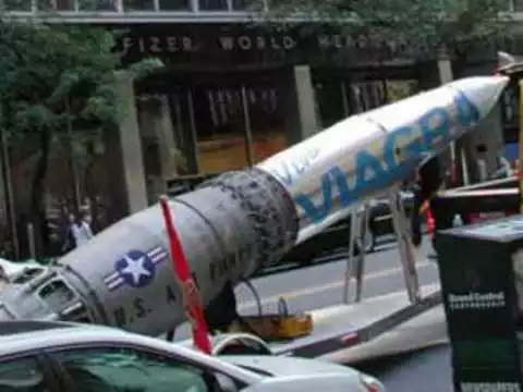Американский суд запретил ракету с надписью ["Viva Viagra"]