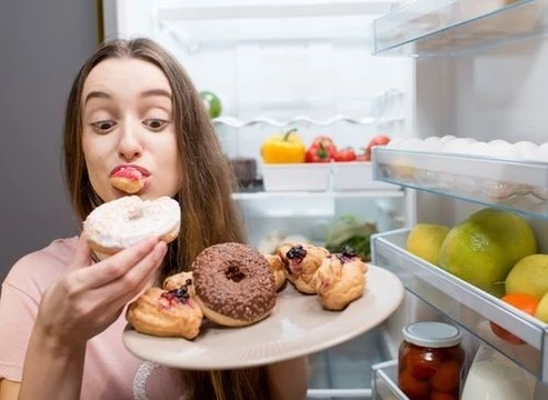 Россияне едят все больше сладкого. Как минимизировать вред сладостей для здоровья?