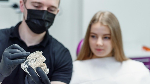 Ортодонт предлагает удалить здоровые зубы: когда в этом есть смысл 