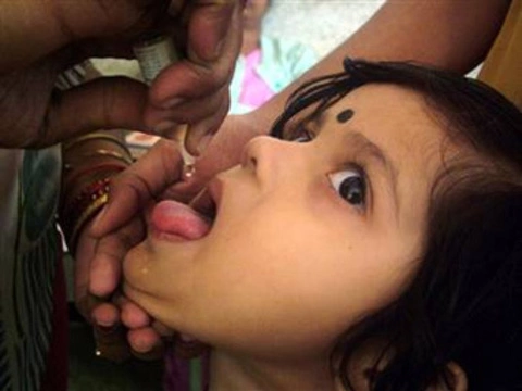 Индия отметила первую [годовщину жизни без полиомиелита]