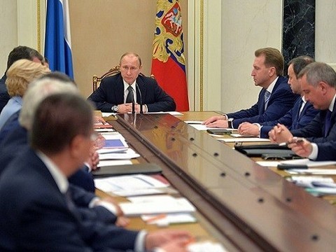 Производители лекарств согласились сдерживать цены в обмен на госконтракты