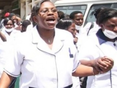 В Кении за участие в забастовке [уволили 25 тысяч медсестер]