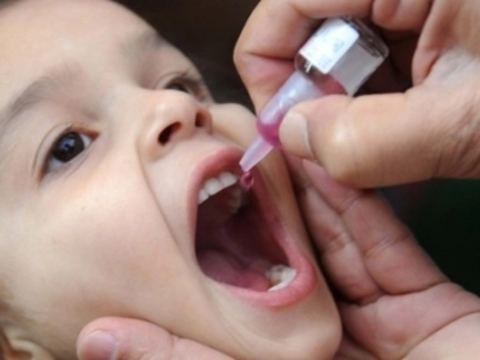 Дополнительные прививки от полиомиелита [получат 1300 московских детей]