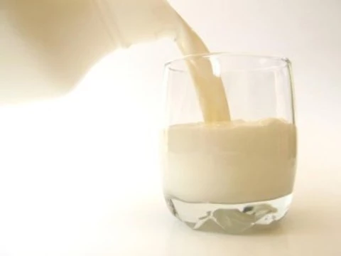 Молоко [поможет в борьбе с раком желудка]