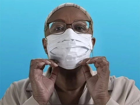 ВОЗ выпустила ролик, в котором показала, как правильно носить маски