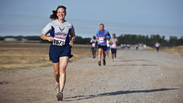 Почему женщины и мужчины бегают по-разному?