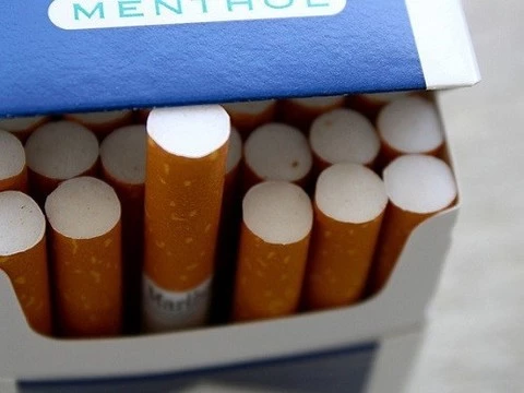 Минздрав отказался размещать на сигаретах позитивные надписи