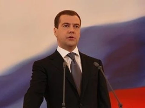 Медведев утвердил [новую программу развития здравоохранения]