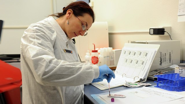 В трех регионах России исследуют коллективный иммунитет к коронавирусу