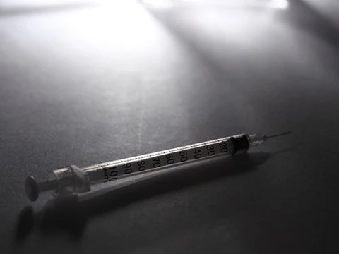 ФСКН: смертность от наркотиков в России снизилась в полтора раза