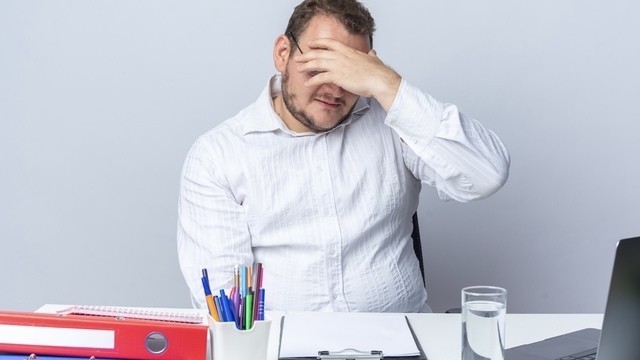 Почему так тяжело работать последнюю неделю перед отпуском? Рассказывает врач-невролог