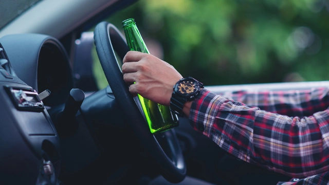 Даже допустимое содержание алкоголя в крови может притуплять реакцию водителя